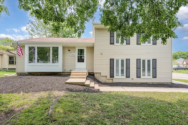 1500 Bunescu Ln, Buffalo Grove, IL 60089 - split level home with a front lawn