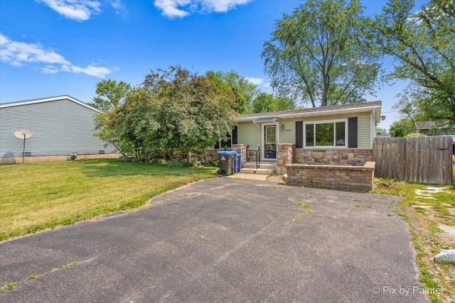5502 Thelen Ave, Mchenry, IL 60050 - view of front of property featuring stone siding