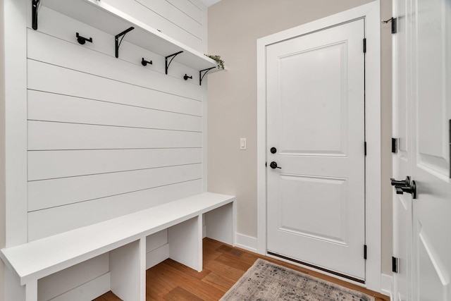 20111 N Woodland Cir, Mokena, IL 60448 - mudroom featuring wood finished floors and baseboards