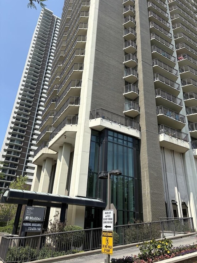 6007 N Sheridan Rd Unit 24H, Chicago, IL 60660 - view of building exterior