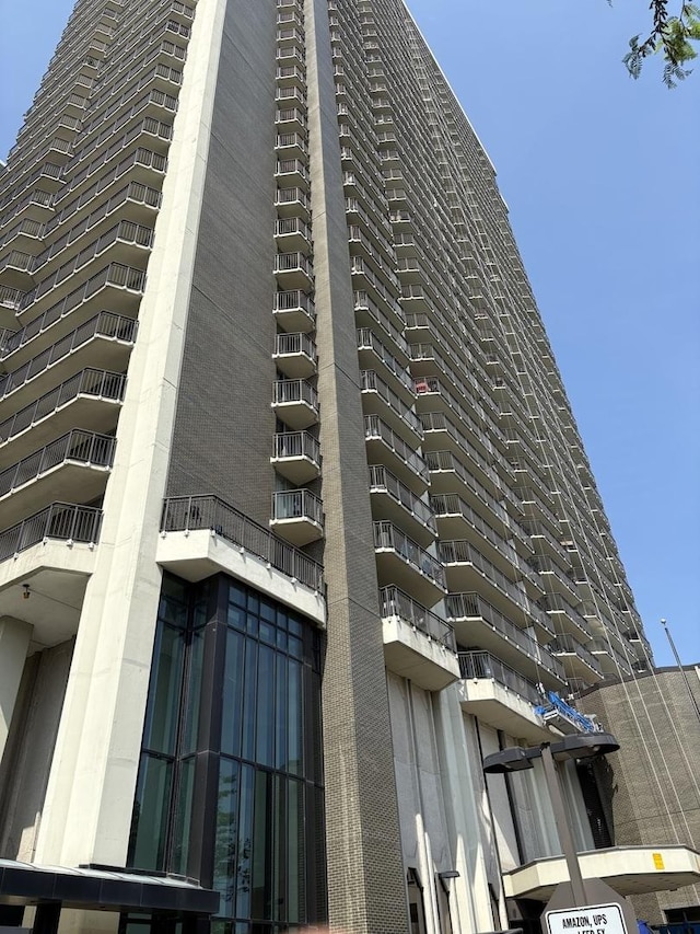6007 N Sheridan Rd Unit 24H, Chicago, IL 60660 - view of property
