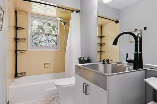 1209 Gettysburg Dr, Bloomington, IL 61704 - full bath with vanity and shower / bath combo
