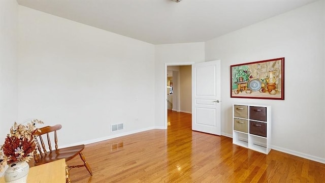 3201 Rockwell Cir, Mundelein, IL 60060 - living area featuring wood finished floors and baseboards