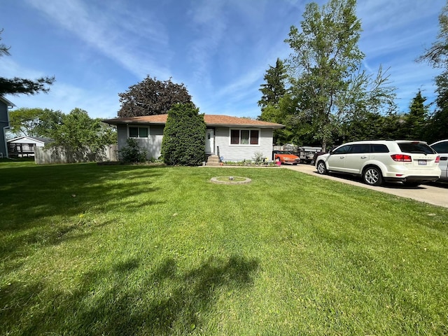 2 Mildred Ave, Glen Ellyn, IL 60137 - view of front of home featuring a front lawn