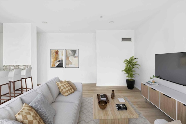 737 W Washington Blvd Unit 3308, Chicago, IL 60661 - living area with light wood-style floors