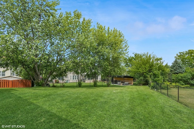 2855 Weld Rd, Elgin, IL 60124 - view of yard