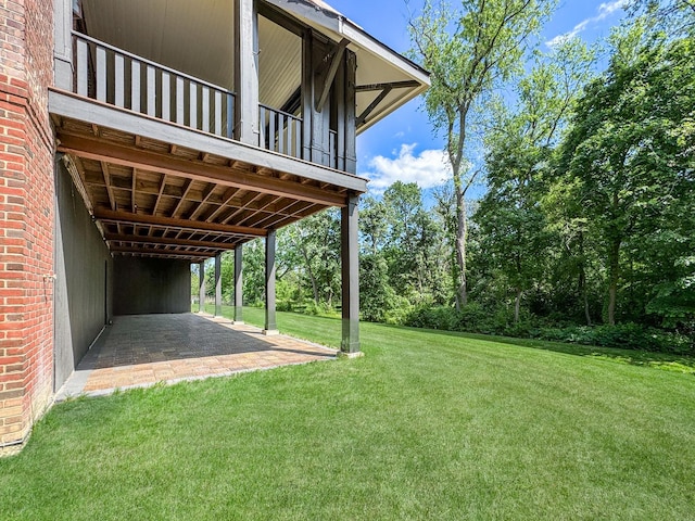 141 Loretto Ct, Wheaton, IL 60189 - view of grassy yard featuring a balcony and a patio
