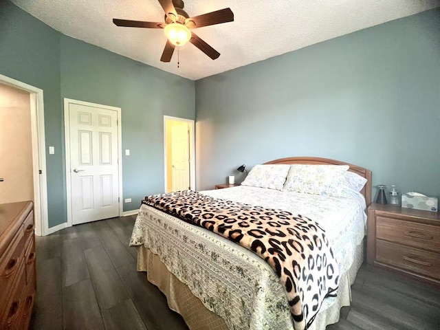 11 Echo Ct Unit 17, Vernon Hills, IL 60061 - bedroom with dark wood-style floors, a ceiling fan, and a textured ceiling