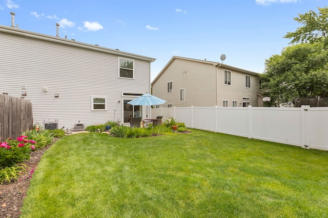 2583 Warm Springs Ln, Naperville, IL 60564 - rear view of house with a fenced backyard