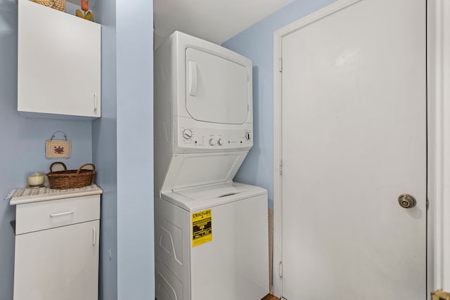 2583 Warm Springs Ln, Naperville, IL 60564 - washroom with stacked washing machine and dryer