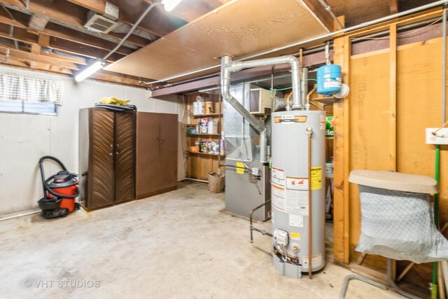 1550 Marshall Dr, Des Plaines, IL 60018 - unfinished below grade area with water heater and heating unit