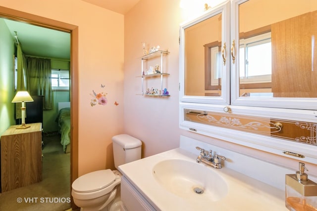 1550 Marshall Dr, Des Plaines, IL 60018 - bathroom featuring vanity and toilet