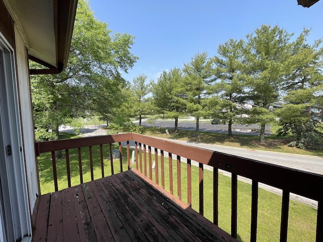 786 Delmar Ct Unit 6, University Park, IL 60484 - wooden deck with a yard