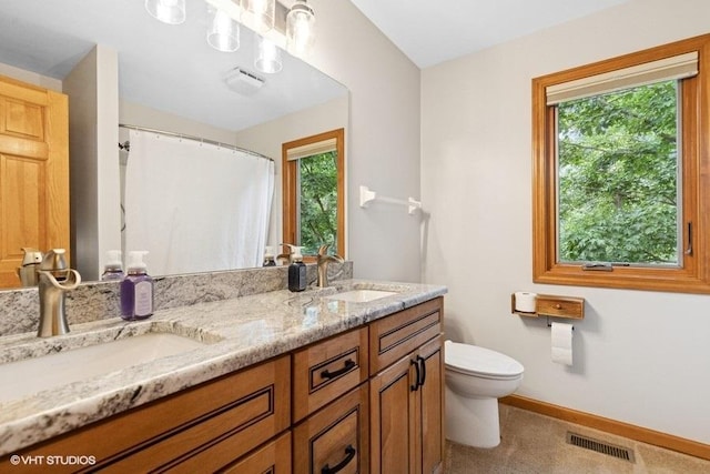 401 Woodside Dr, Wood Dale, IL 60191 - full bath featuring double vanity and a shower with shower curtain