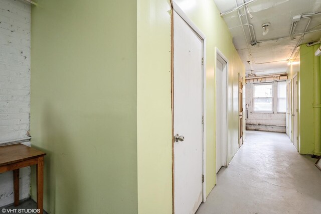 6970 N Wolcott Ave Unit 1, Chicago, IL 60626 - hall with concrete floors