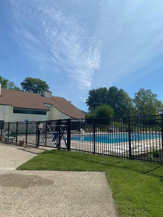6853 Red Wing Dr, Woodridge, IL 60517 - view of community pool