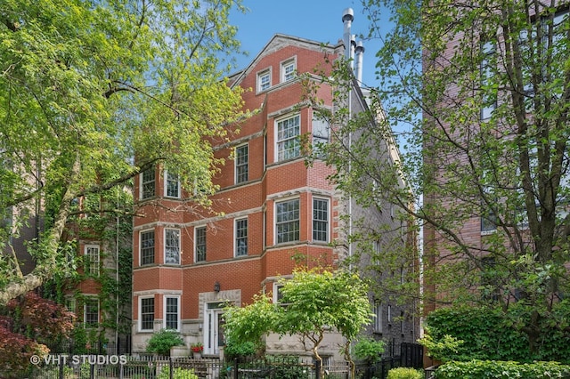 629 W Briar Pl Unit 1W, Chicago, IL 60657 - photo 1