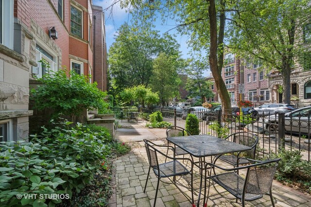 629 W Briar Pl Unit 1W, Chicago, IL 60657 - photo 21