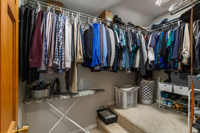 516 E Locust St, Watseka, IL 60970 - spacious closet with carpet floors
