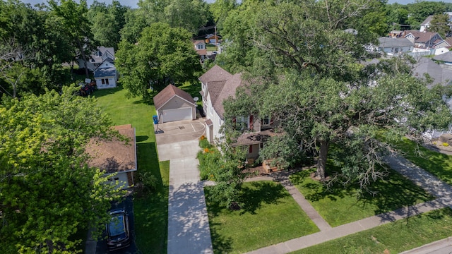516 E Locust St, Watseka, IL 60970 - aerial view of residential area