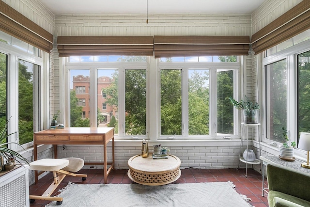 4706 N Paulina St, Chicago, IL 60640 - sunroom / solarium with tile patterned floors
