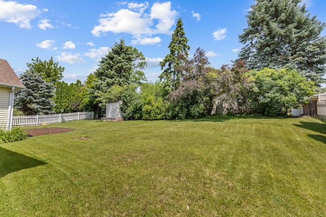 212 Jake Ln, Hampshire, IL 60140 - view of yard
