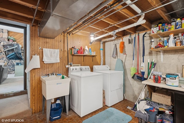 4832 Crest Ct, Waukegan, IL 60087 - washroom with washer and clothes dryer