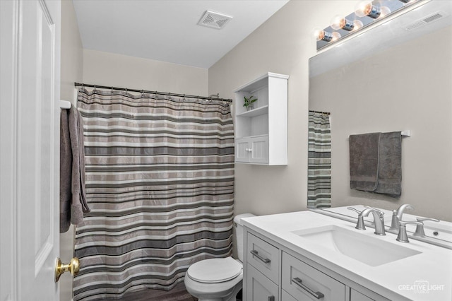 1836 Candlelight Cir Unit 1836, Montgomery, IL 60538 - bathroom featuring vanity and curtained shower