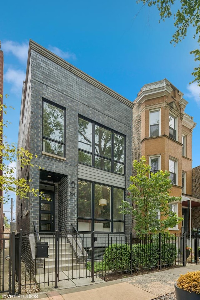 2011 N Oakley Ave, Chicago, IL 60647 - photo 2