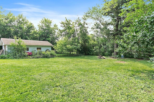 3 Clark Ave, Lake In The Hills, IL 60156 - view of grassy yard