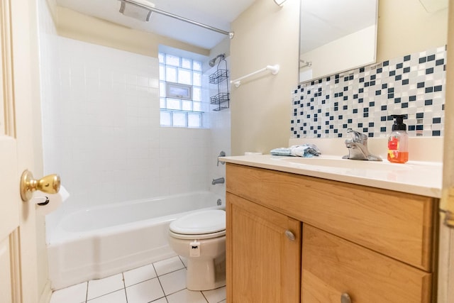 853 N Hoyne Ave, Chicago, IL 60622 - bathroom featuring tile patterned flooring, vanity, and shower / bathtub combination