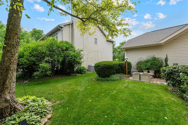 856 Fieldcrest Dr, Bolingbrook, IL 60490 - view of grassy yard