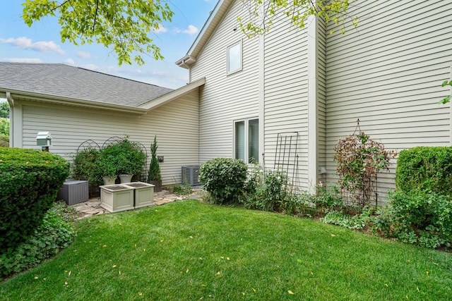856 Fieldcrest Dr, Bolingbrook, IL 60490 - view of grassy yard