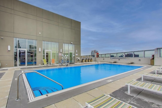 1841 S Calumet Ave Unit 1808, Chicago, IL 60616 - view of community pool