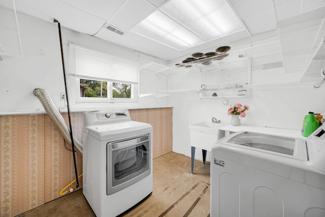 570 Sundance Ct, Carol Stream, IL 60188 - laundry area featuring washer and clothes dryer
