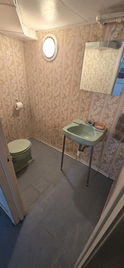 6119 W School St, Chicago, IL 60634 - bathroom with a sink and toilet