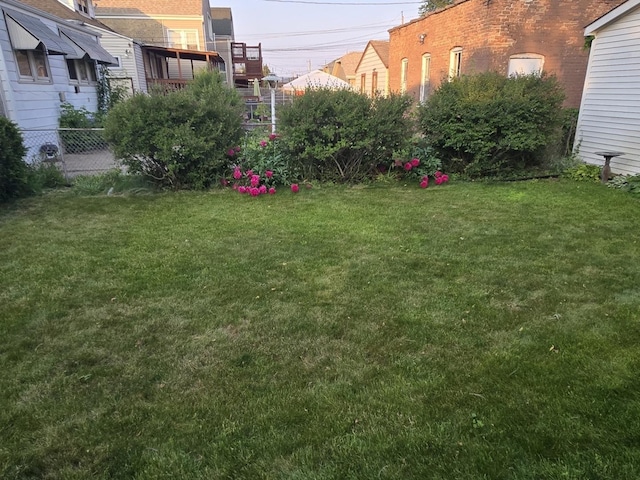 6119 W School St, Chicago, IL 60634 - view of yard