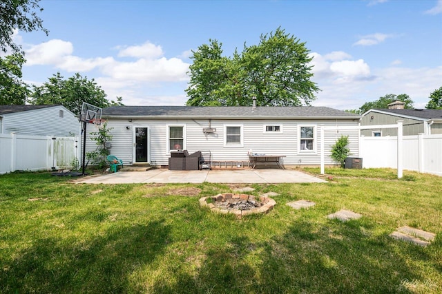 413 Glen Ave, Romeoville, IL 60446 - back of property with a patio area and a fenced backyard