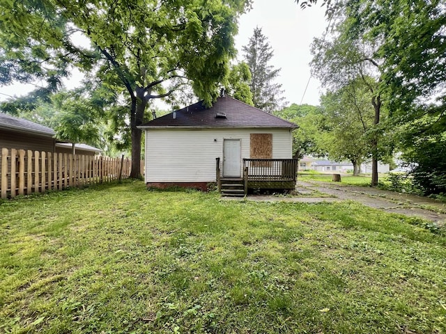 1205 W Beech St, Urbana, IL 61801 - back of property with a deck