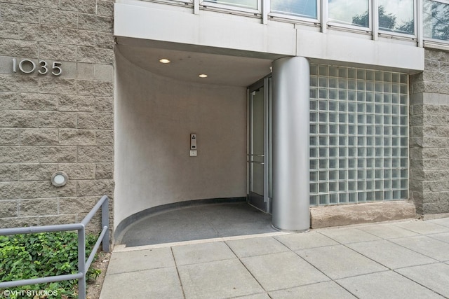 1035 W Huron St Unit 402, Chicago, IL 60642 - entrance to property