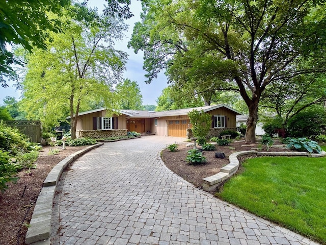 249 Jervey Ln, Bartlett, IL 60103 - ranch-style house featuring an attached garage and curved driveway