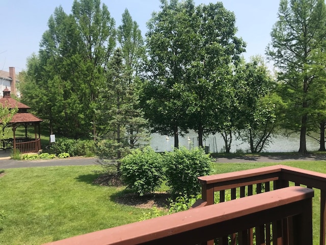 1317 Leonard Dr, Schaumburg, IL 60193 - view of green lawn with a gazebo