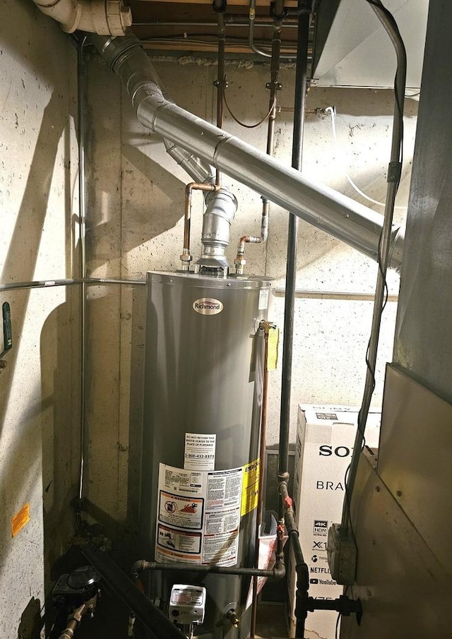 20 Lily Ct, Bolingbrook, IL 60440 - utility room with gas water heater