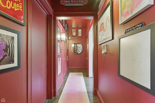 726 W Sheridan Rd Unit 3S, Chicago, IL 60613 - hallway featuring baseboards and dark wood-style flooring