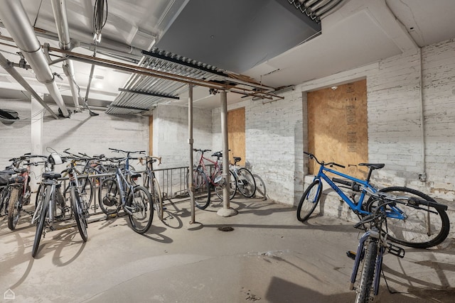 726 W Sheridan Rd Unit 3S, Chicago, IL 60613 - garage with bike storage