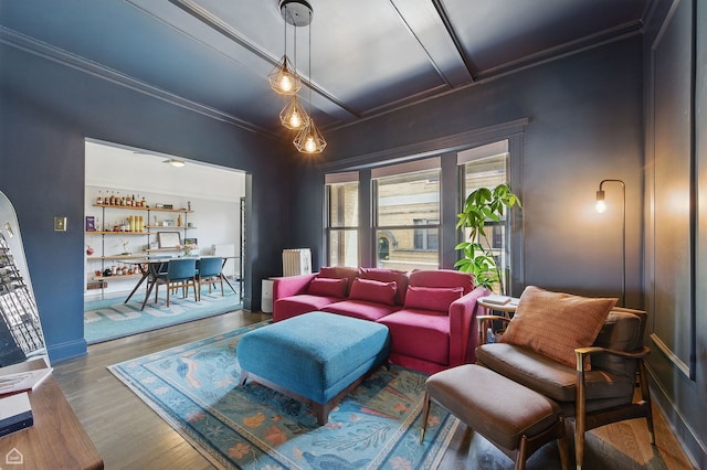 726 W Sheridan Rd Unit 3S, Chicago, IL 60613 - living area featuring wood finished floors and ornamental molding