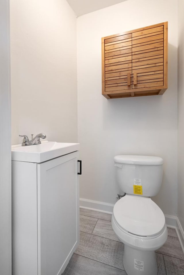 550 N Center St, South Elgin, IL 60177 - half bathroom featuring baseboards and vanity