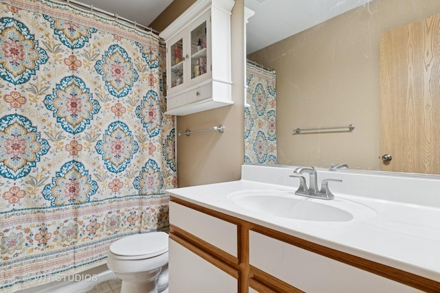 2477 Smithfield Ct, Aurora, IL 60503 - full bathroom with vanity and curtained shower