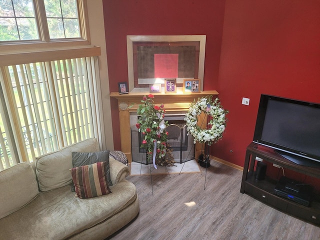 18324 Pond View Ct, Tinley Park, IL 60477 - living room featuring wood finished floors and baseboards
