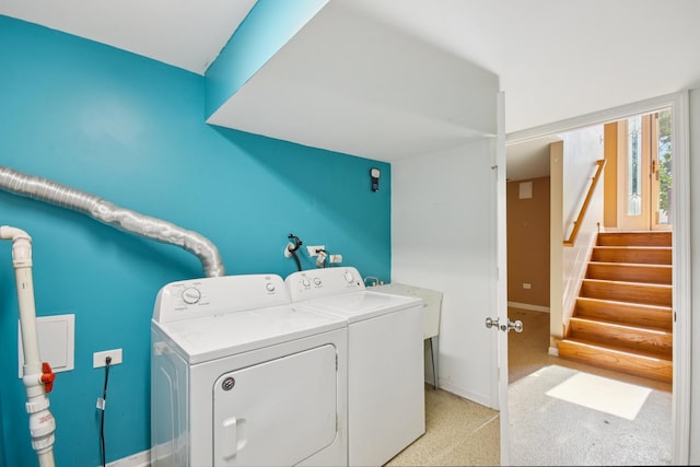 357 Sword Way, Bolingbrook, IL 60440 - laundry area with washing machine and clothes dryer and baseboards